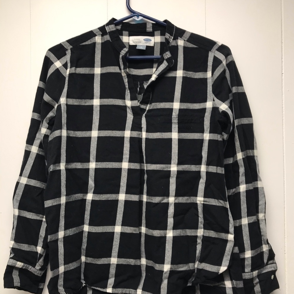Black and white plaid top